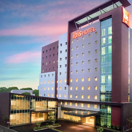 Ibis Makassar City Center Экстерьер фото