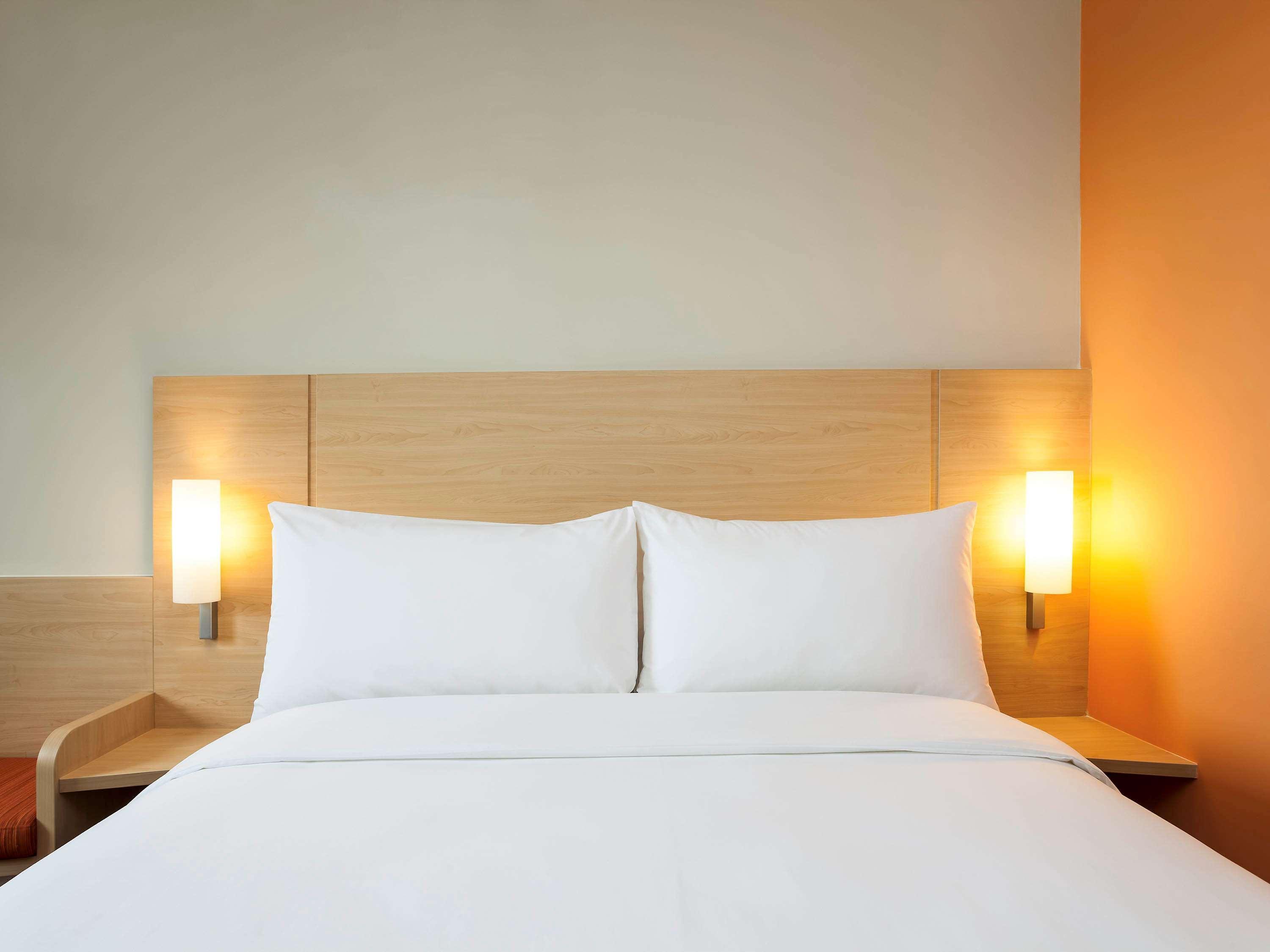 Ibis Makassar City Center Экстерьер фото