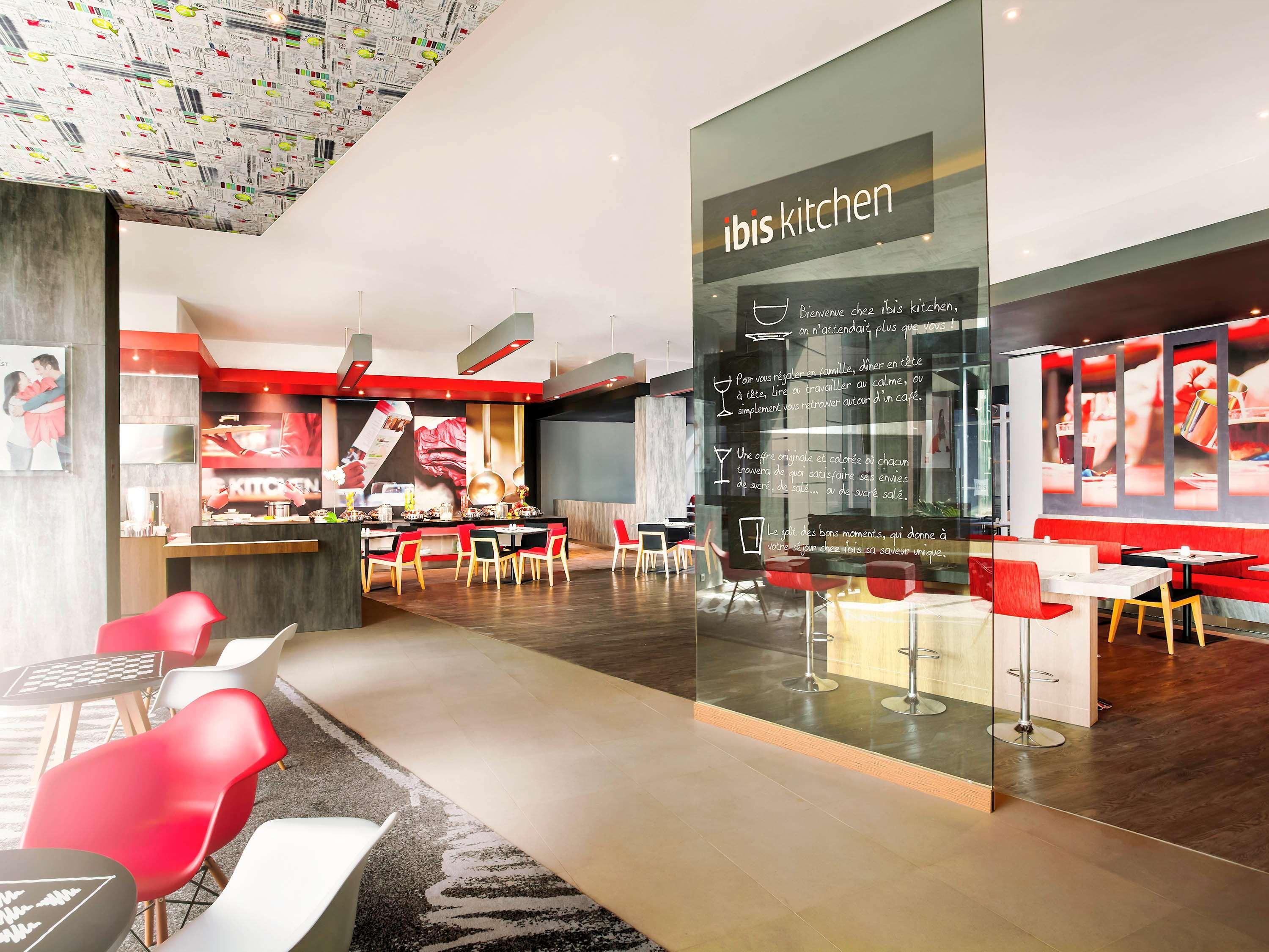 Ibis Makassar City Center Экстерьер фото