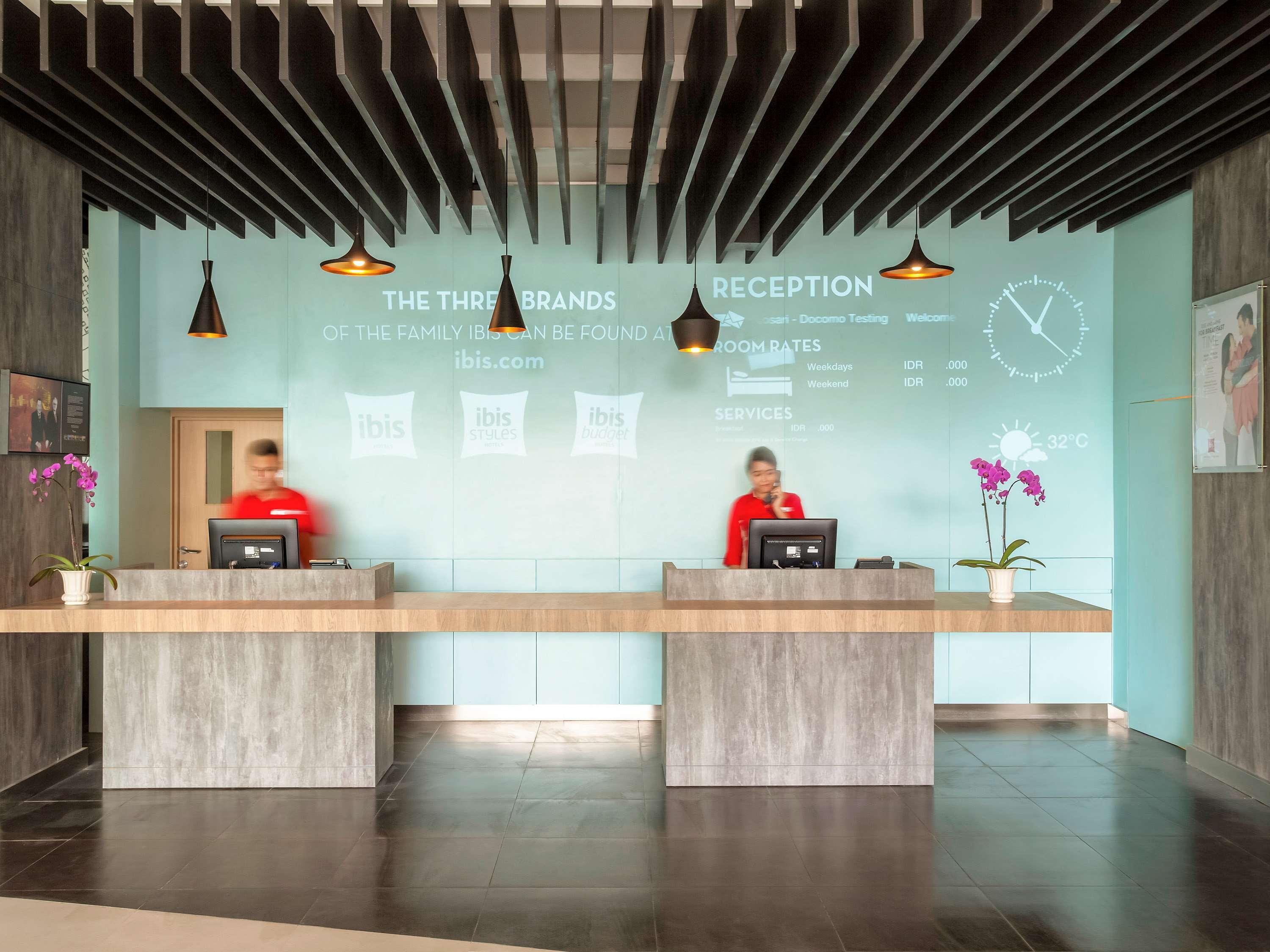 Ibis Makassar City Center Экстерьер фото