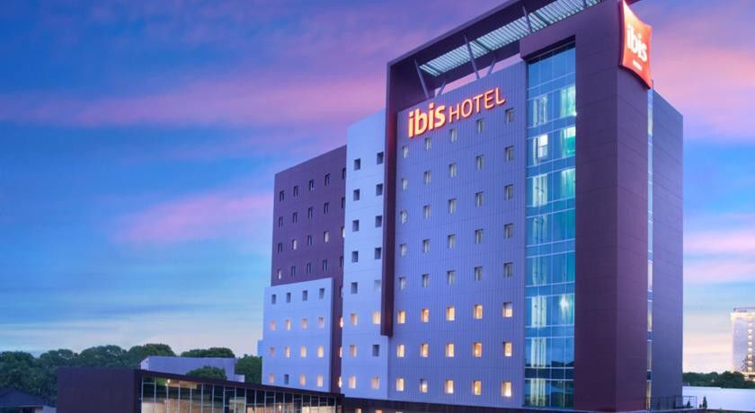 Ibis Makassar City Center Экстерьер фото