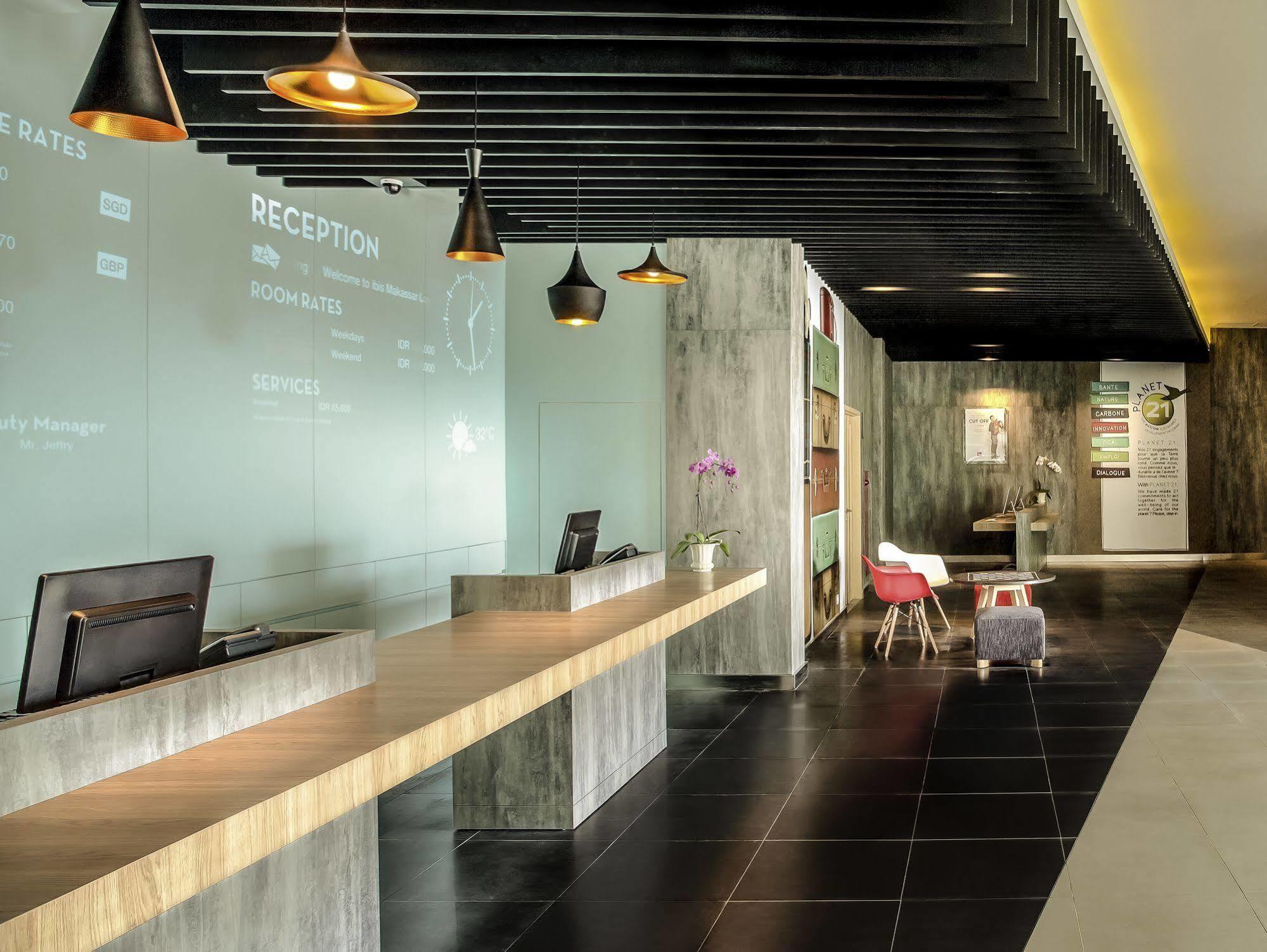 Ibis Makassar City Center Экстерьер фото